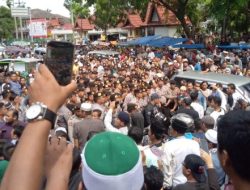 Buntut Kasus Neno Warisman, Massa #2019GantiPresiden Minta Kapolda Riau Dicopot