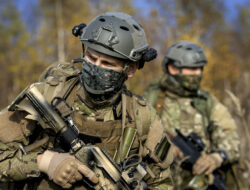 Inggris Klaim Pasukan Khusus Rusia Standby di Ukraina