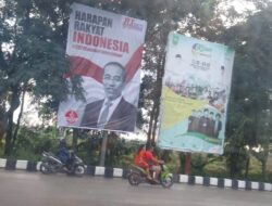 Baliho Bertajuk 2024 Setia Bersama Jokowi Muncul di Dumai